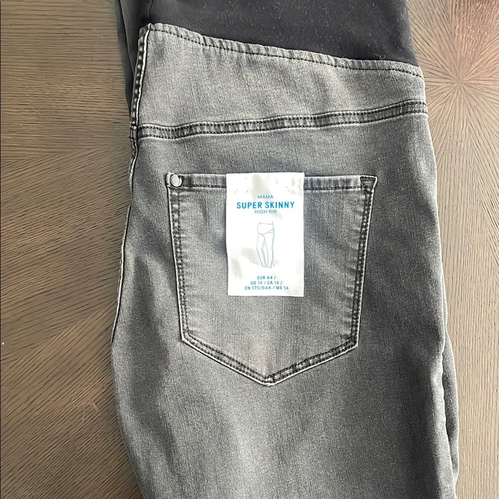 Gray Super Skinny Jeans
